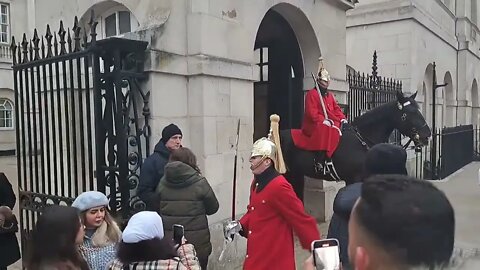 Make way for the kings life Guard #horseguardsparade