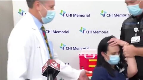 Tennessee nurse collapses after Covid vaccine, live at presser (12/17 2020)