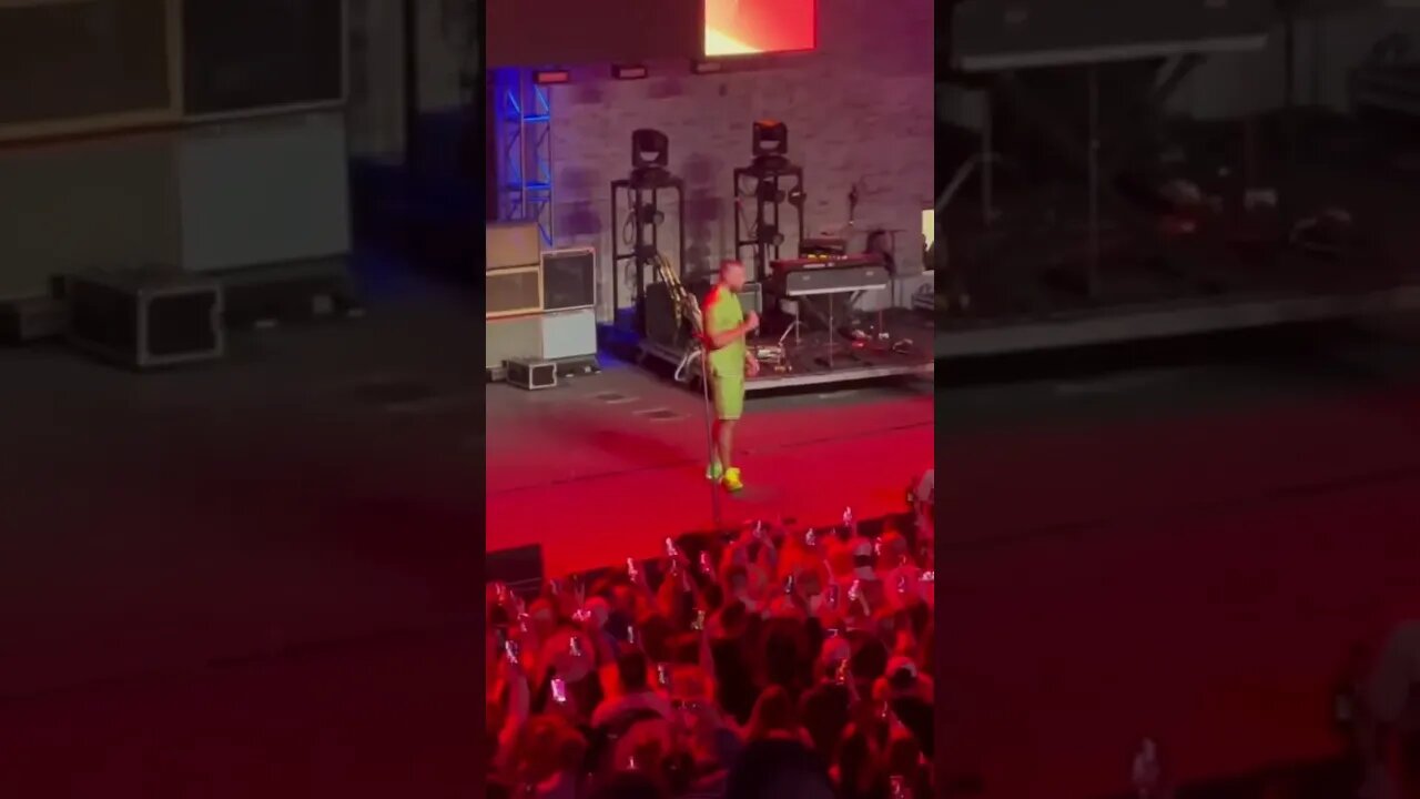 Travis Kelce Singing Your Man (via: joshturnermusic) #music #joshturner #traviskelce #nfl #concert