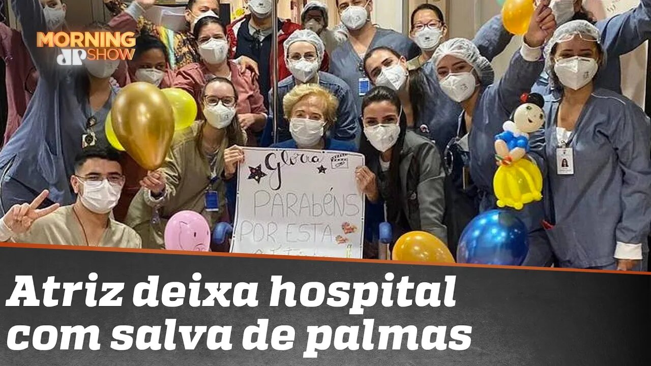 Glória Menezes recebe homenagem emocionante em saída do hospital