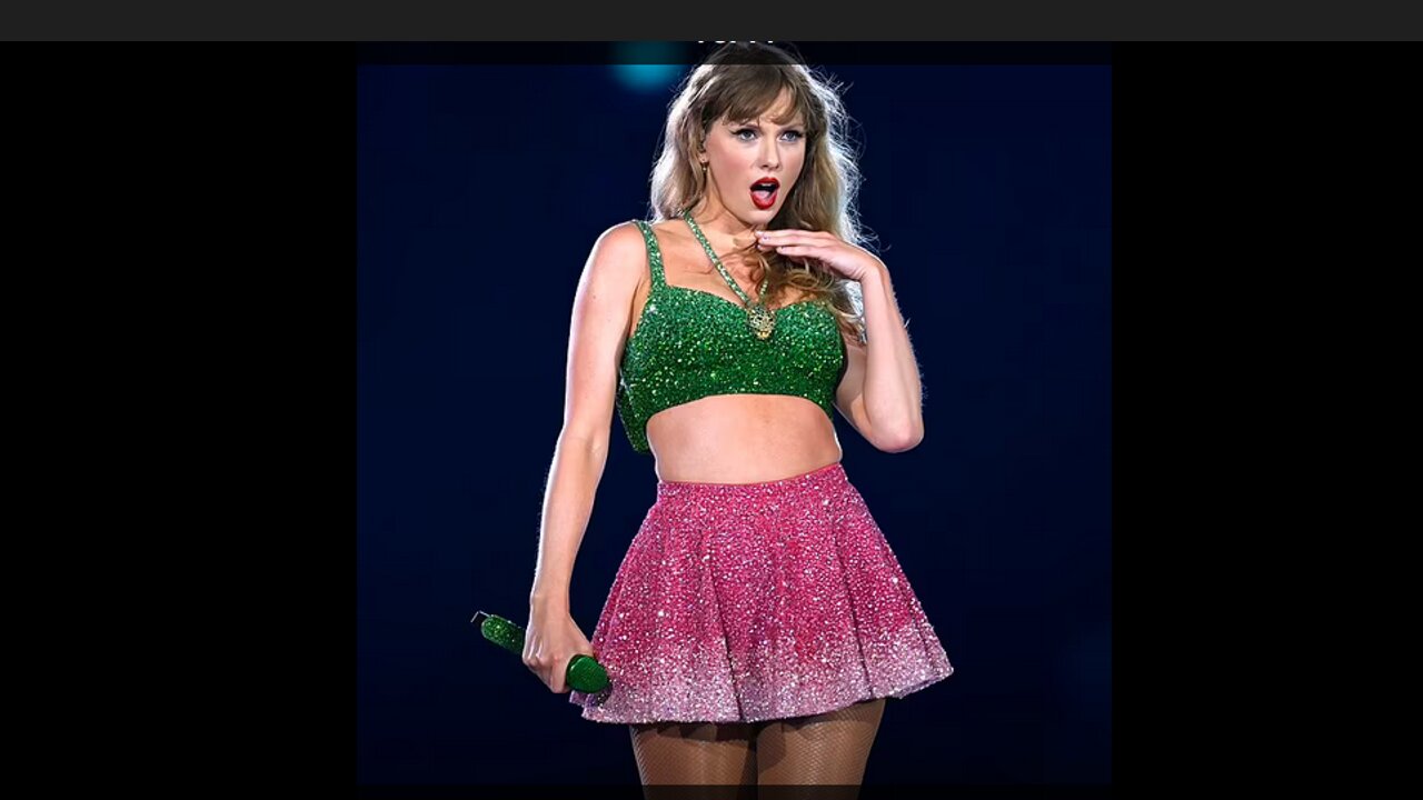 Taylor Swift delights young fan with hat during '22'