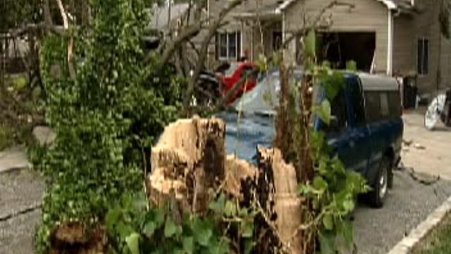 From The Vault: Hurricane Ike in Cincinnati: Cars wrecked in driveway