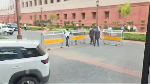 National Media are locked 🔐 In front of parliament In India