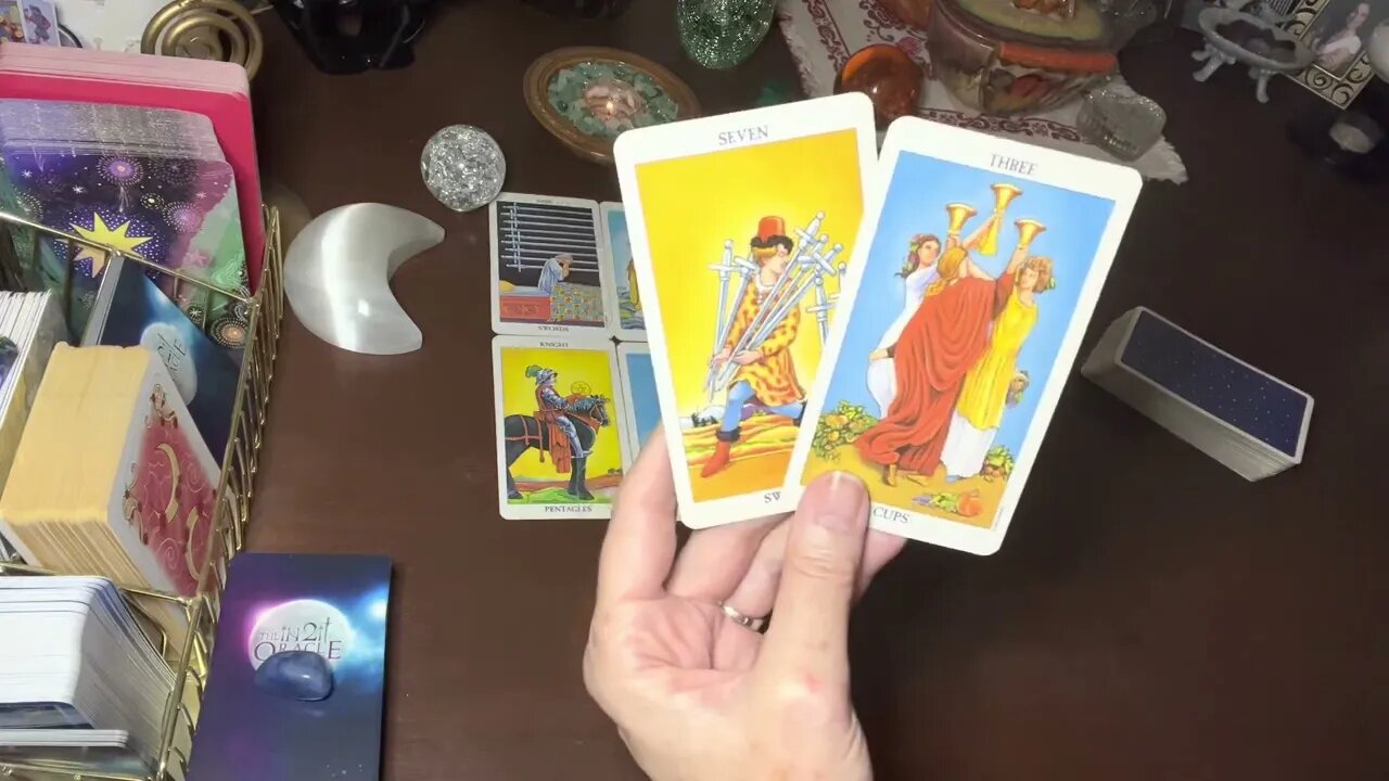 SPIRIT SPEAKS💫MESSAGE FROM YOUR LOVED ONE IN SPIRIT #136 ~ spirit reading with tarot