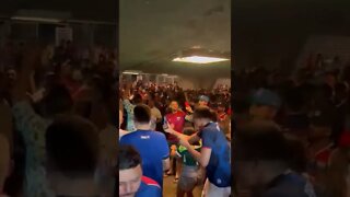 Show ao vivo no estádio durante jogo do Fortaleza