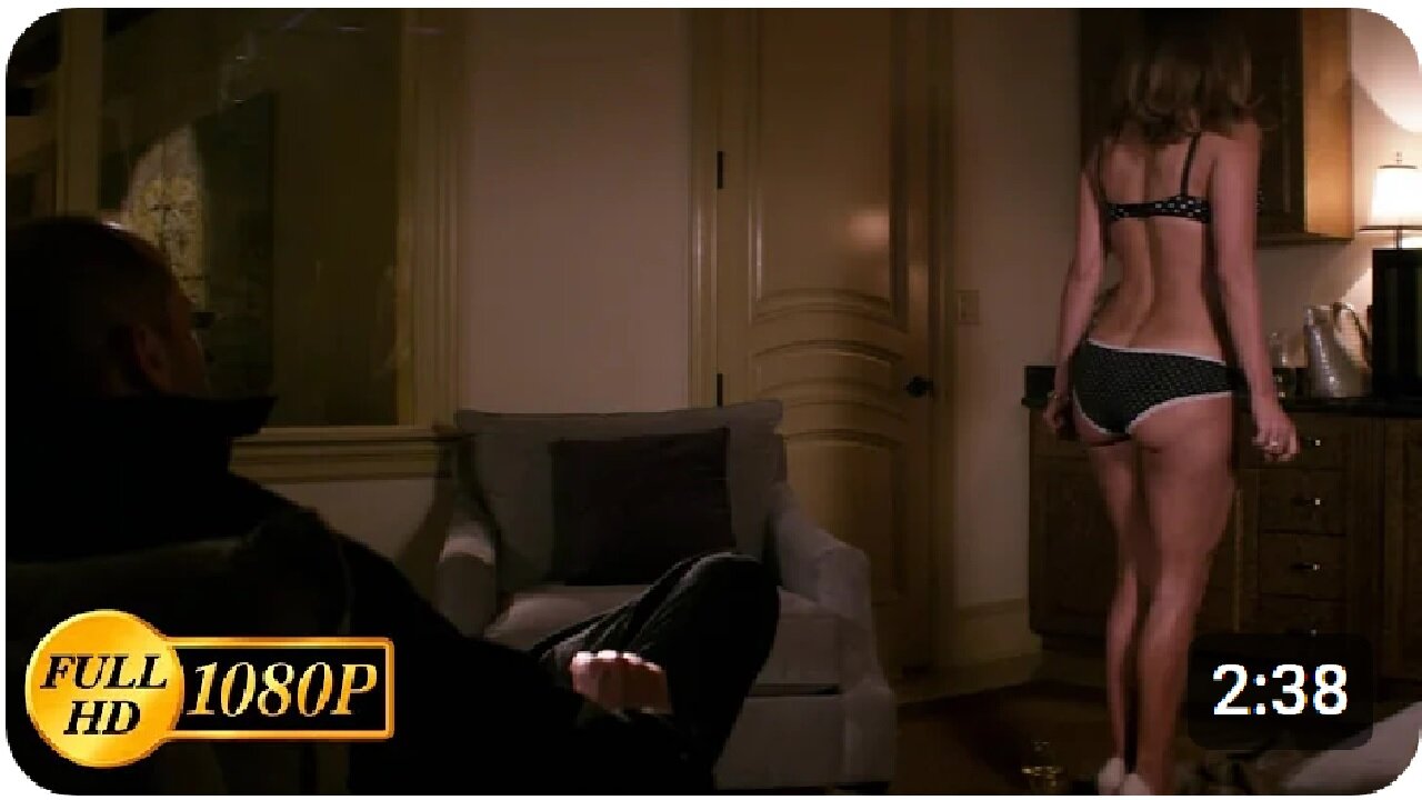 Jason Statham forced Jennifer Lopez to undress in the movie Parker (2013)