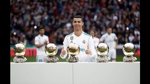 Cristiano Ronaldo offers his fourth Ballon d'Or to the Bernabéu!