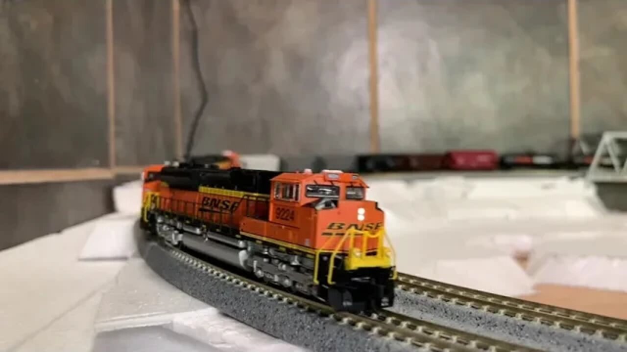 N scale BNSF broadway limited consist