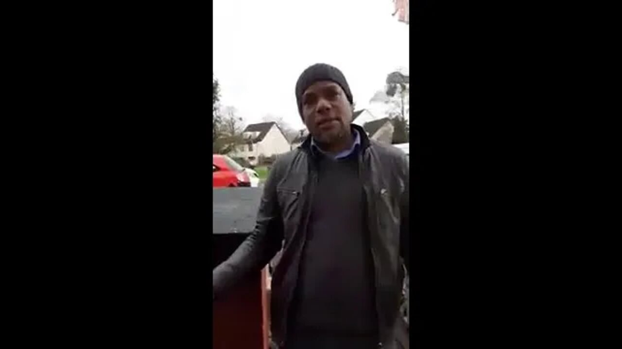 BBC TV Licensing goon refuses to ID himself or Leave when asked