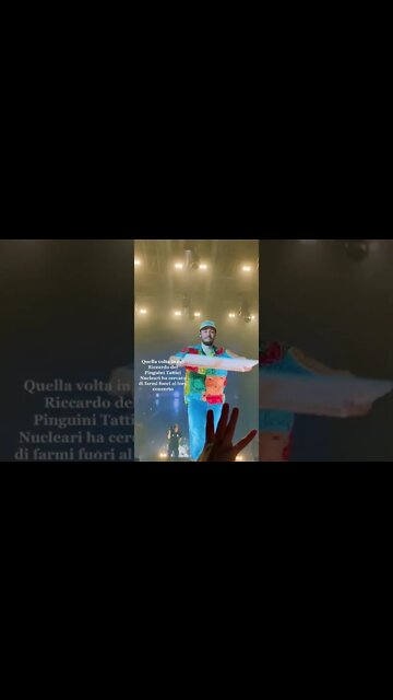 Riccardo dei Pinguini Tattici Nucleari me lo lancia addosso 😅