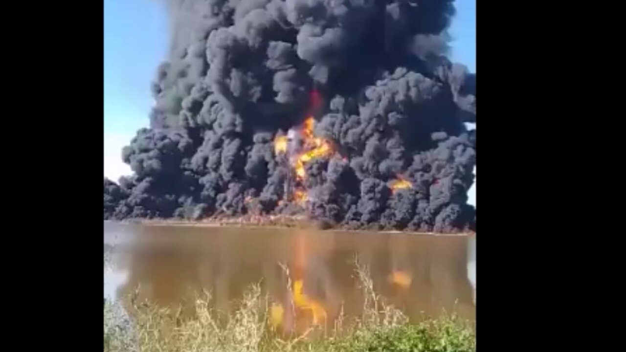 🚨Warning: Major explosion and fire at the Pemex Crude Oil Storage Facility in Veracruz, Mexico