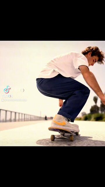 Cool skateboard clip