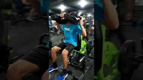 Vamos de Perna na Academia