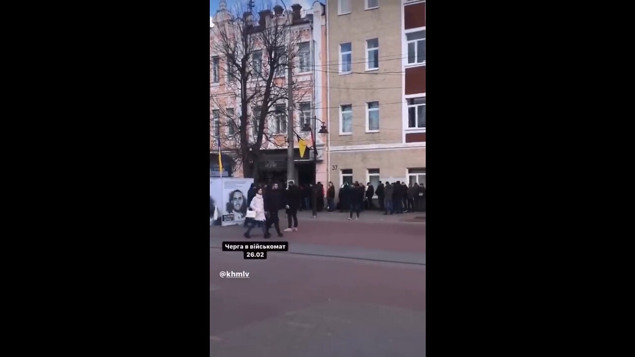 Long lines of Ukrainians volunteers joining the Ukrainian Army today in the city of Khmelnitsky.