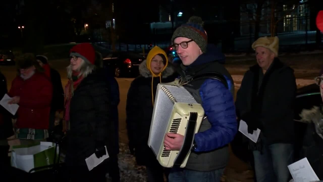 A night of caroling, cookies and spreading holiday cheer for Historic Concordia Neighborhood