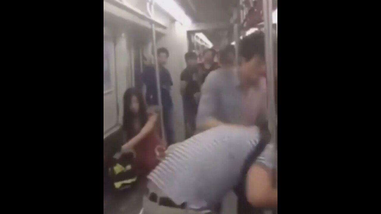 🥊😱 street fight 4🥊 man slaps another man in metro and gets knocked out in return 😱🥊