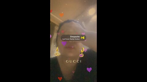 إعلان gucci