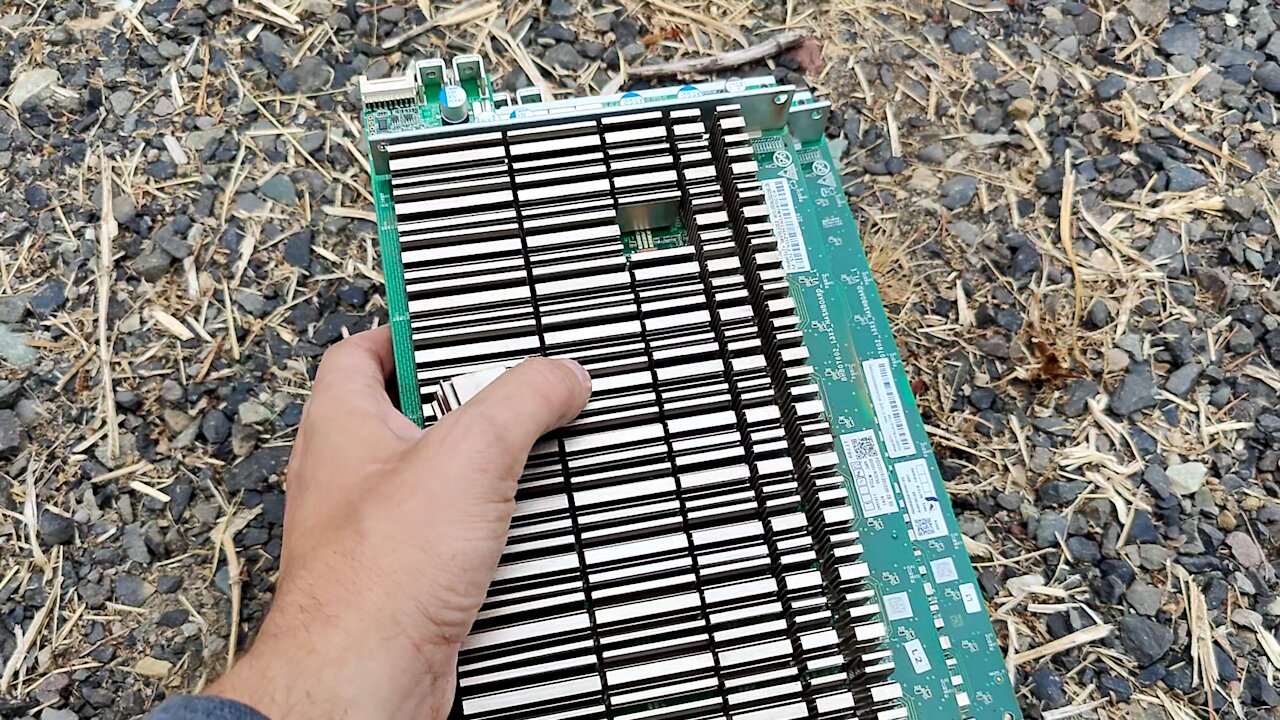 Bitcoin Mining Farm - Bitmain Send Some Boards From Repair, Status Check