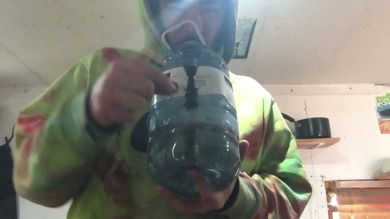 HOW TO MAKE A 4L WATER BONG - Hightorials Happy 420!