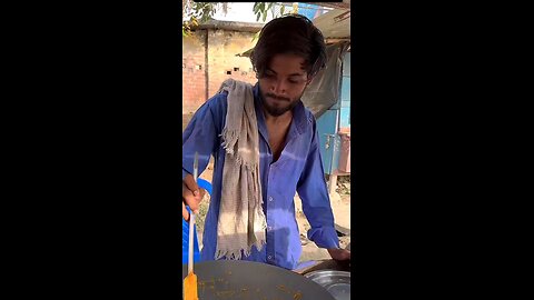 एक प्लेट चाट देना 🤣?