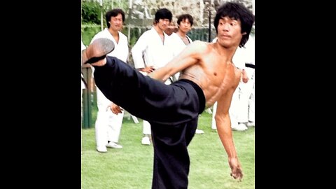 Cross kick Studio Films Bruce Lee Enter the Dragon