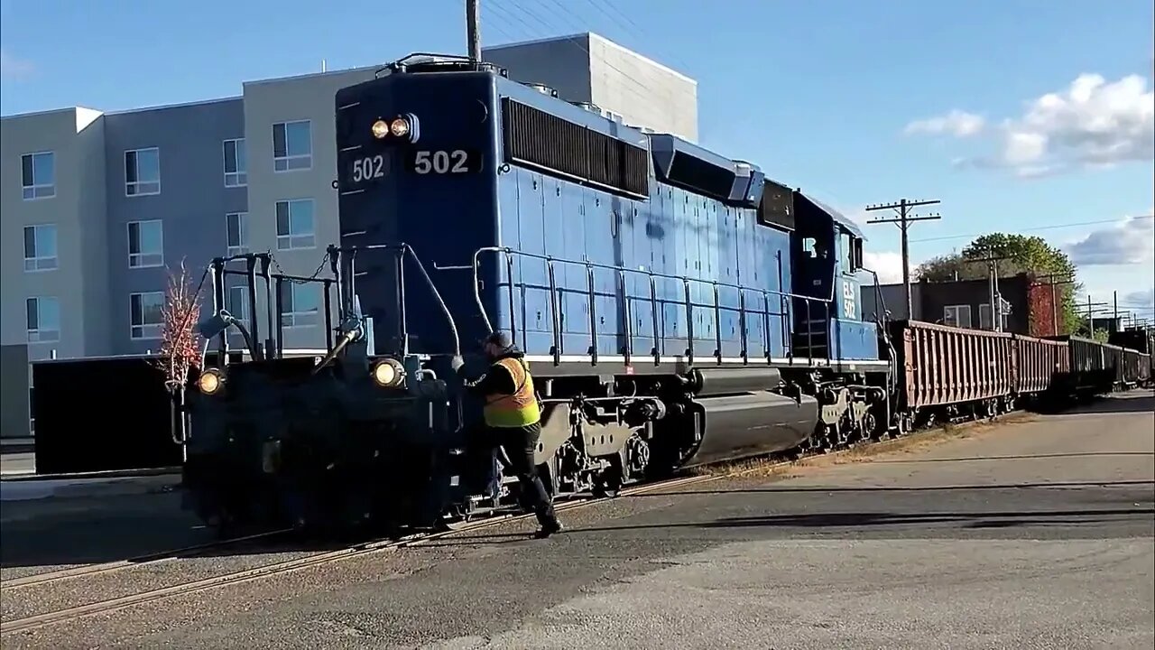 Street Running Train Downtown, Broken Crossings Being Flagged (No Flag) #trains | Jason Asselin