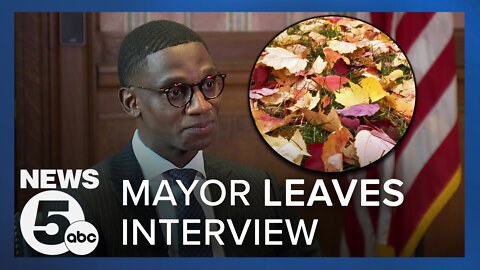 Mayor makes like a tree when asked about leaves