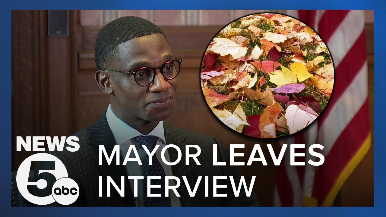 Mayor makes like a tree when asked about leaves