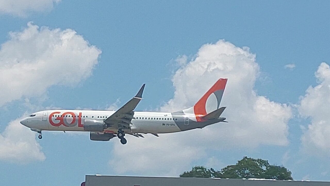 Boeing 737 MAX 8 PS-GPG vindo de Brasília para Manaus