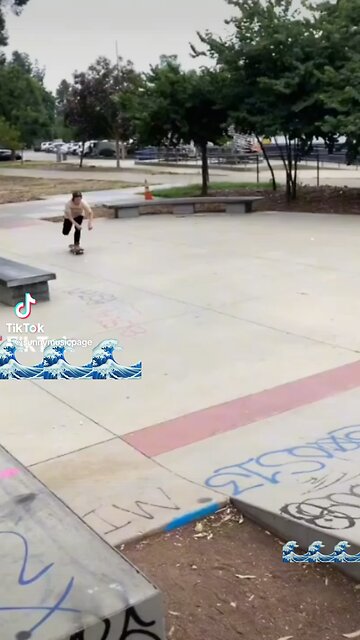 Skateboarding video ￼