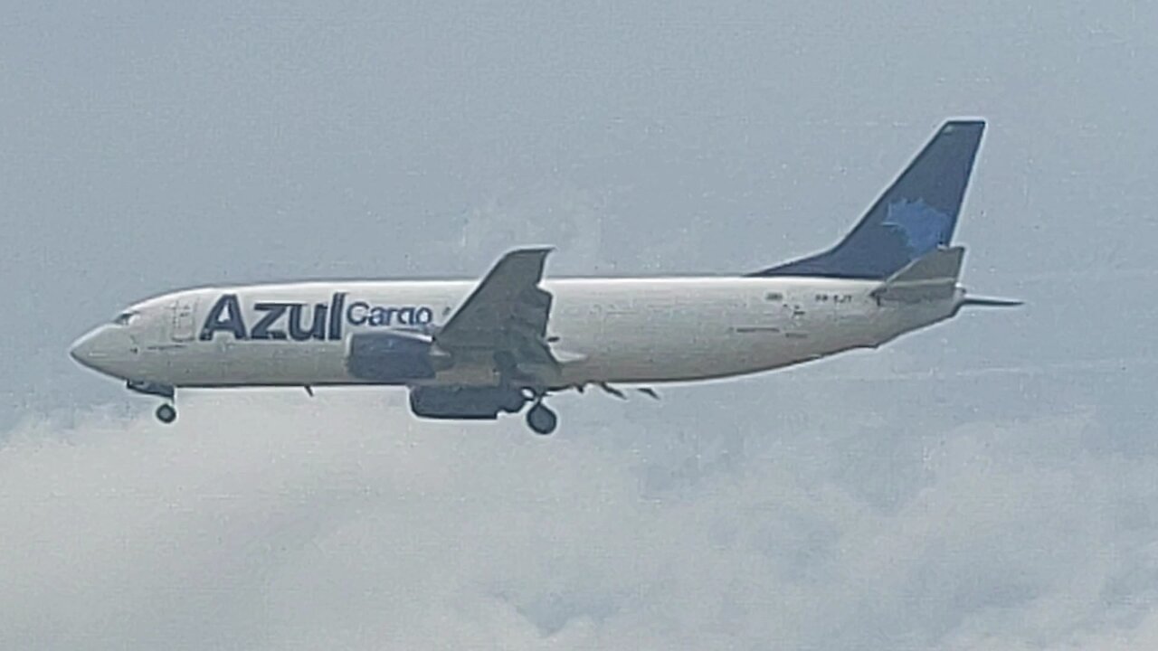 Boeing 737-300F PR-AJY vindo de Campinas para Manaus