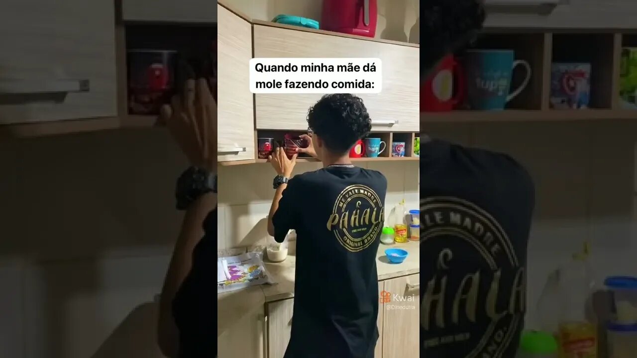 Dessa vez o filho da Dinedutra nao apanhou e sim comendo kkkkkkkkkkk #shorts (Kwai)