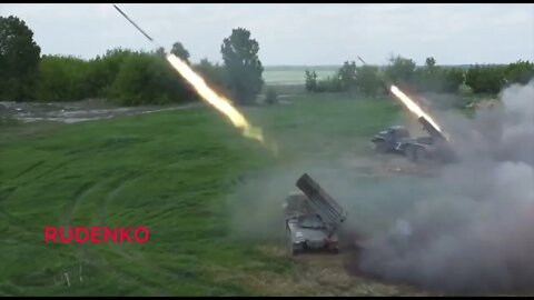 Heavy Artillery & Tanks Hammering Ukrainian Positions In The Donetsk Direction💥