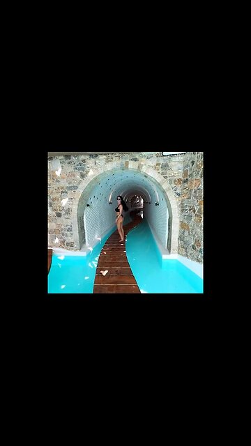 This hotel room is beyond fantasy ❤️