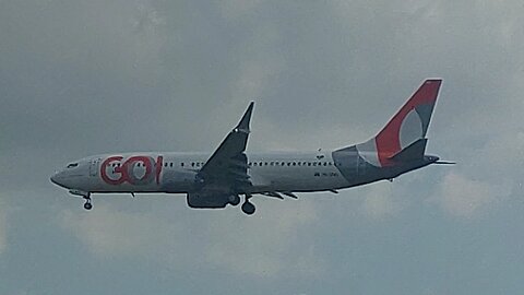 Airbus A321 PT-XPG vindo de Guarulhos para Manaus,Boeing 737 MAX 8 PR-XMQ de Brasília