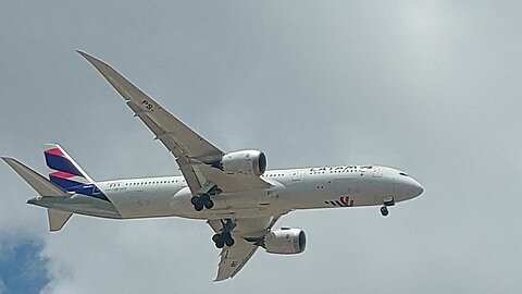 Boeing 787-9 PS-LAA vindo de Guarulhos para Fortaleza