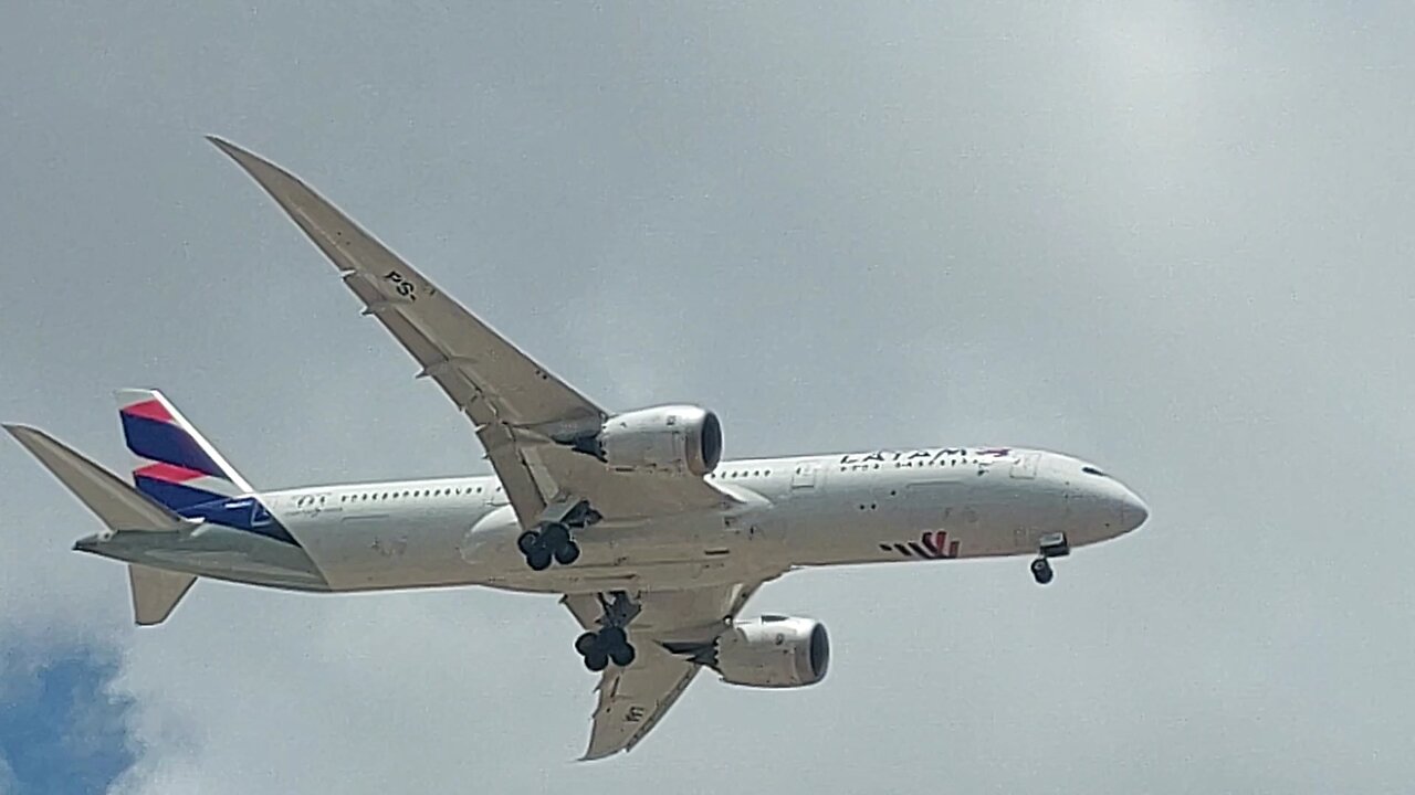 Boeing 787-9 PS-LAA vindo de Guarulhos para Fortaleza