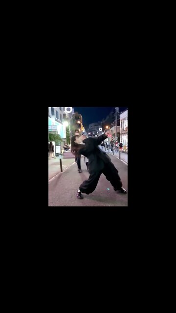 Japanese dancer/model Kazuho perform an amazing show