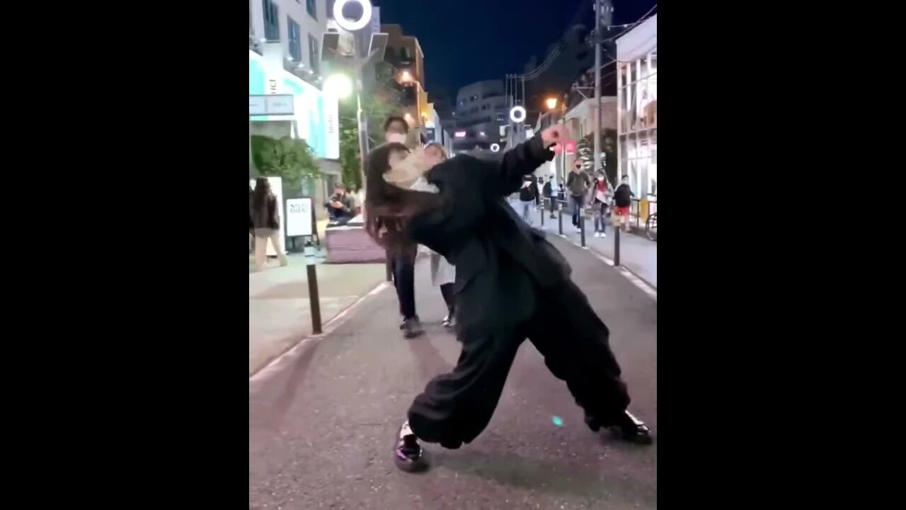Japanese dancer/model Kazuho perform an amazing show