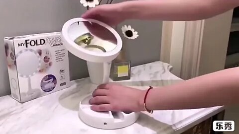 Esse Espelho de Led está fazendo as mulheres a se maquiarem como profissionais! - #shorts