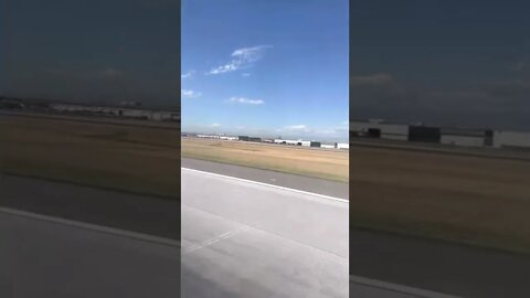 Airbus A321 Landing in Denver