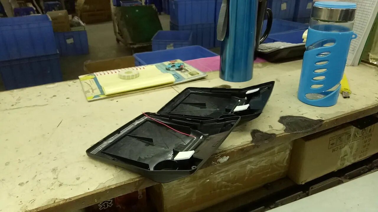 计算器外壳工厂流水线装配作业