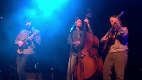 Billy Strings - Taking Water (Oxford)