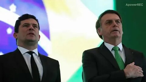 Bolsonaro chama Lula de canalha e exalta trabalho de Moro nas redes sociais