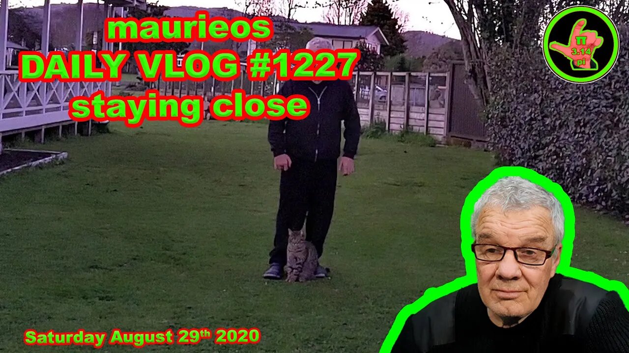 maurieos DAILY VLOG #1227 staying close