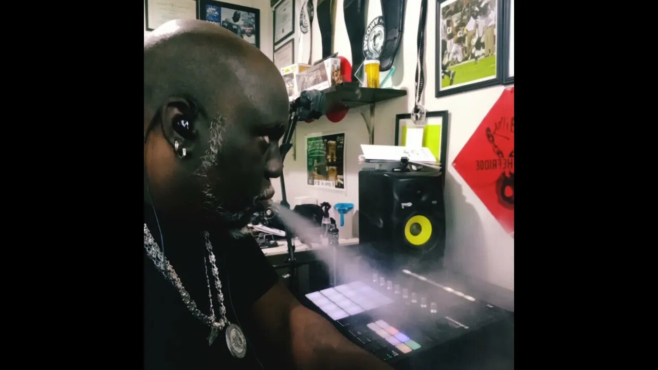 Dj Iceman (Big Boss Beatz) Tuesday At The Office (Maschine MK3 Beats)