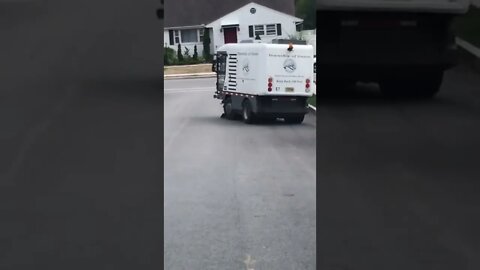 CAMINHÃO LIMPANDO A RUA NA AMÉRICA!