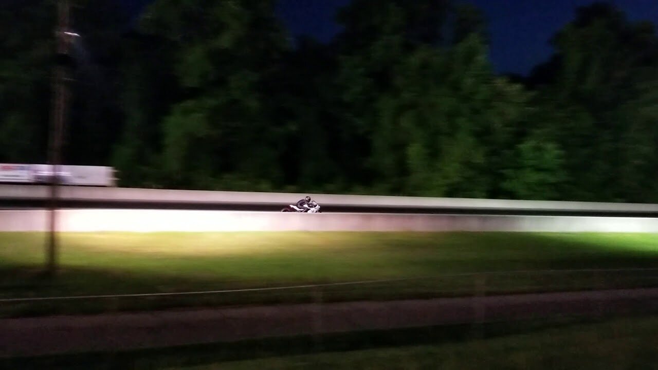 2018 GSXR 1000 with 60 shot of nitrous 5.01 at 141 mph