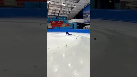 Experimentando minhas habilidades inclinadas 🧊😈 #SHORTS