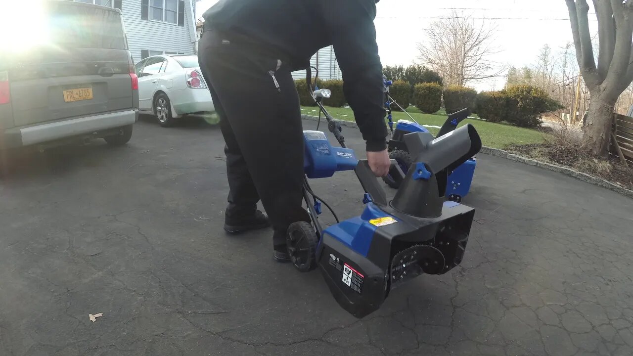 SNOW JOE ION18SB 40v Battery Powered Cordless Single Stage Snow Blower Review SUN JOE